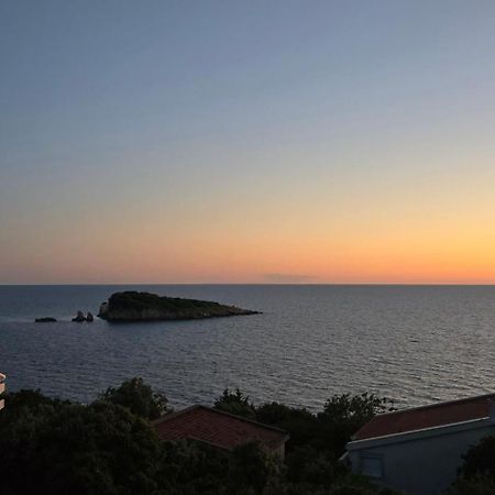 Villa Miki Utjeha Buitenkant foto